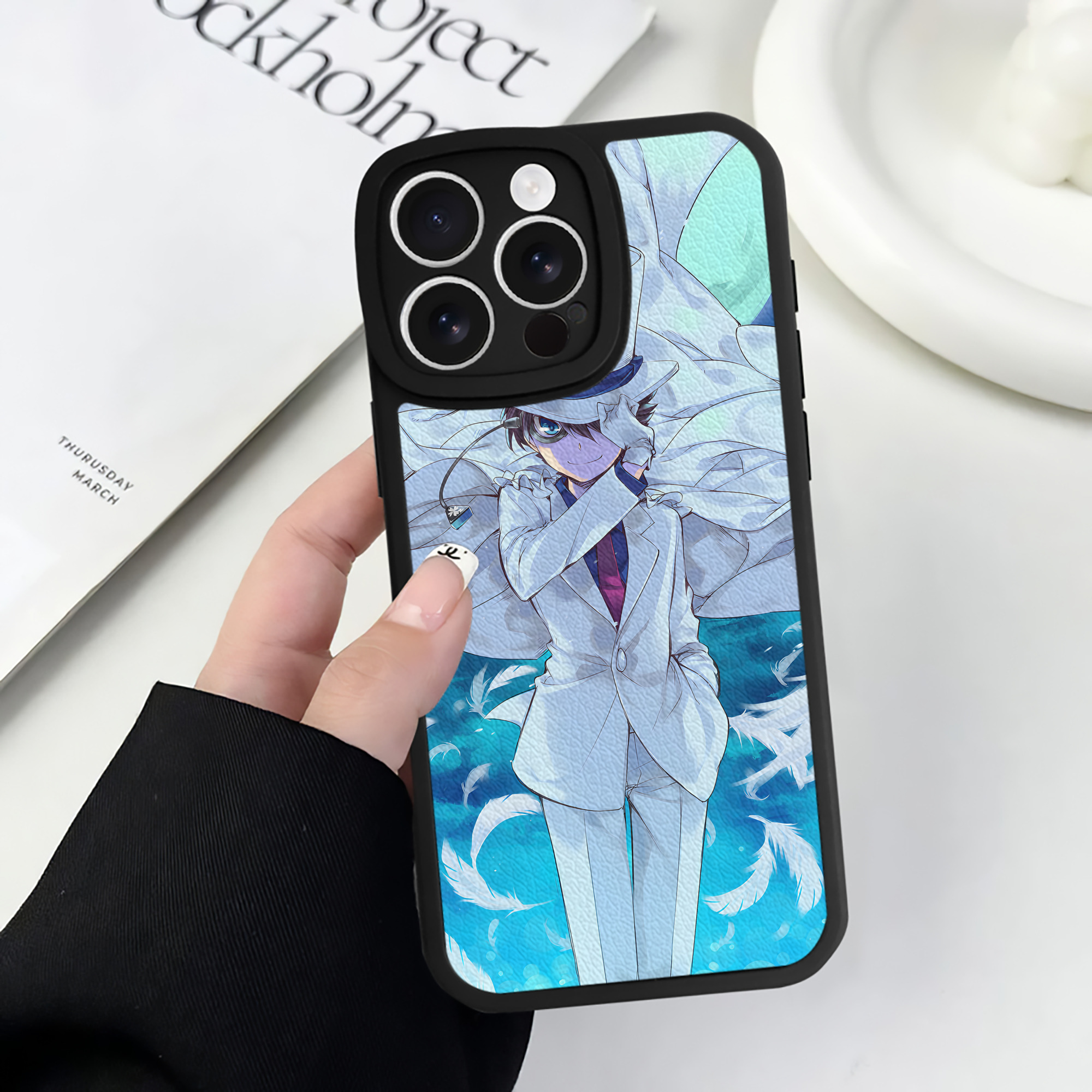 （画像用） 名探偵コナン Detective Conan 【iPhone 16シリーズ対応】シリコンスマホケース（レザー調） 材質：シリコン